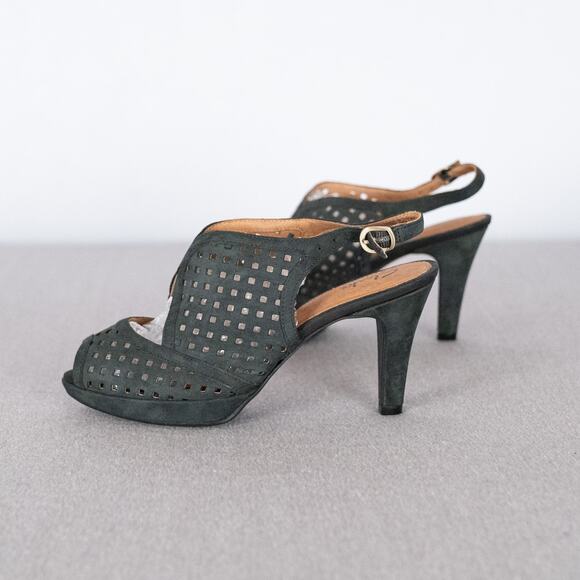 Clarks Artisan Leather Slingback Heels Women's Size 7M Open Toe Laser Cut Boho - Picture 3 of 9